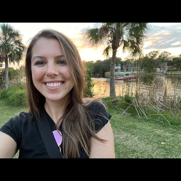 Meet your Posher, Meghan - Picture 2 of 4